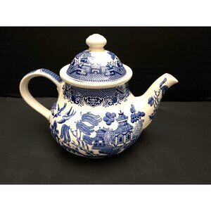Churchill England Blue Willow Tea Pot with Lid 7”x 9” New Made in Staffordshire